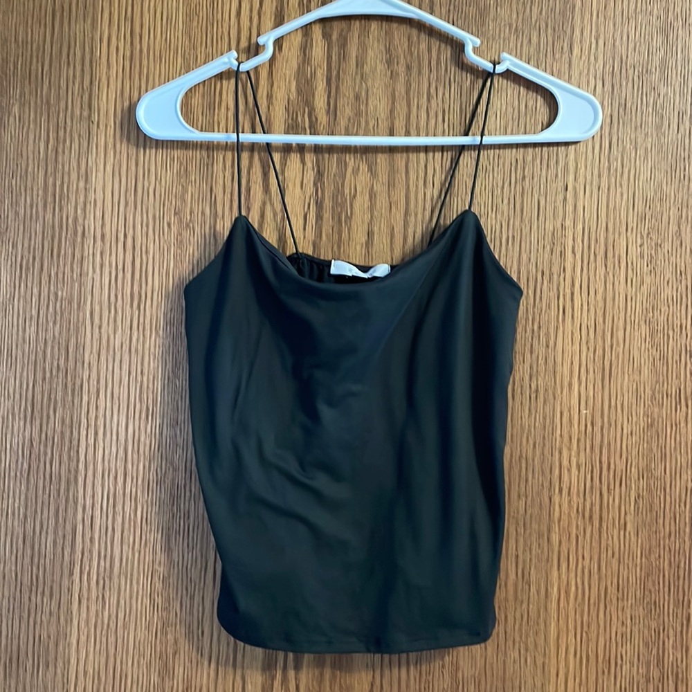 Woman’s black cropped tank top